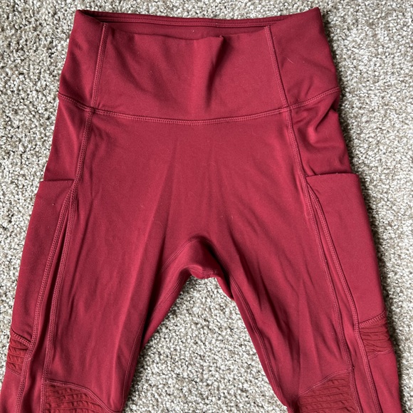 Fabletics Motion 365 High-waisted 7/8 Crop Leggings - Picture 3 of 5